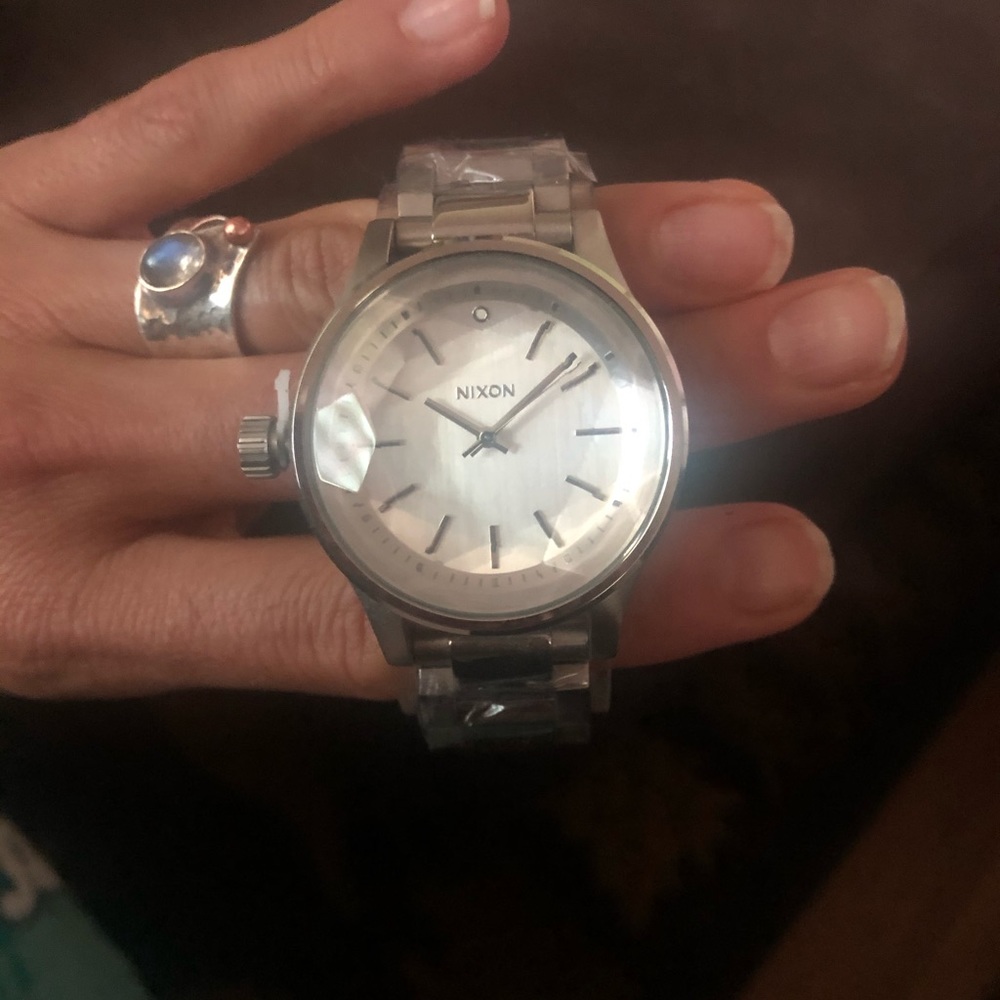 Nixon women’s Facet 38 handwatch.